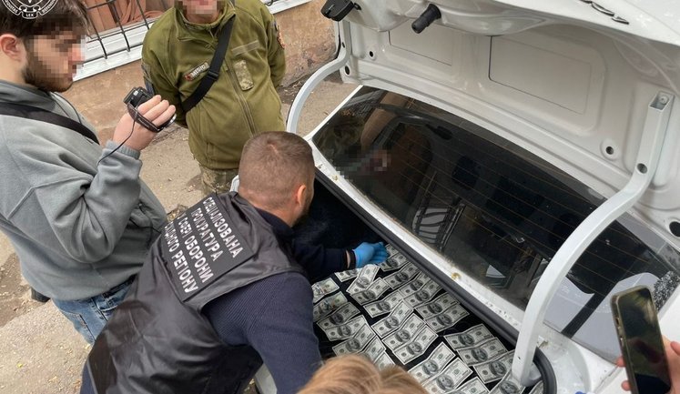 20 тис. дол. за зняття з військового обліку: на Дніпропетровщині повідомили про підозру працівнику ТЦК. ФОТОрепортаж