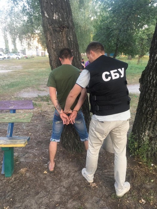 СБУ затримала військовослужбовця, який збував наркотики на Чернігівщині 02