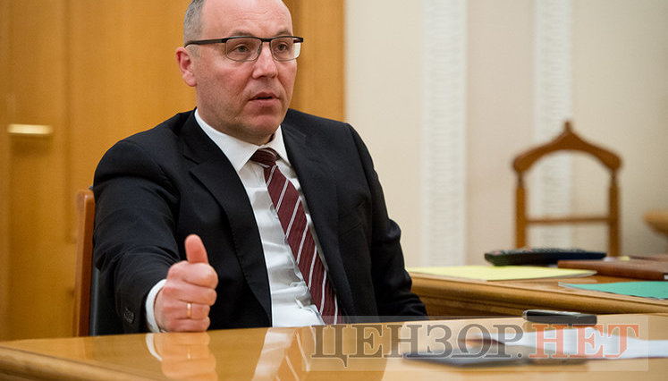 Люди, які в найважчі часи займалися пародіюванням, - це, виявляється, "нові обличчя", а ті, хто боровся за країну, - "старі", - Парубій