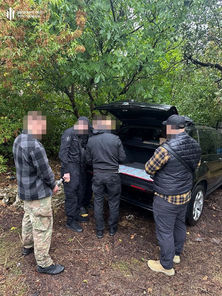 Офіцер обікрав власну частину