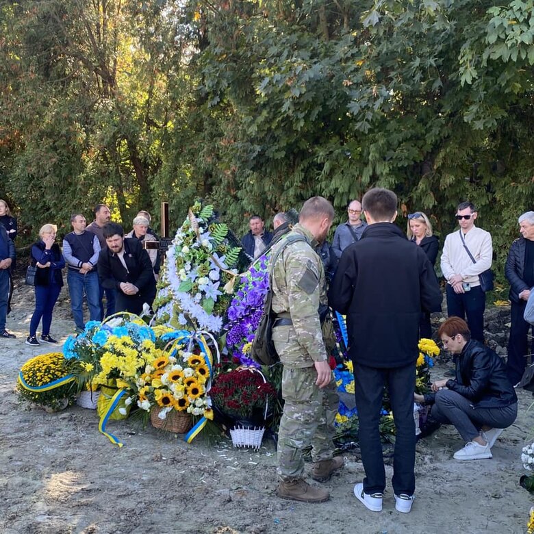 Героя України Дмитра Ривака поховали у Львові 05