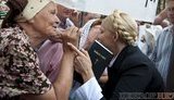 Тимошенко у суда ждали: духовная защита и два автобуса "грифонов". ФОТОрепортаж