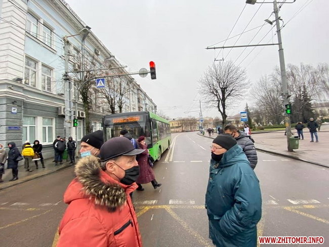 Вово, вже не смішно: у Полтаві, Житомирі та Львові протестують проти підвищення тарифів, демонстранти перекривають траси 02
