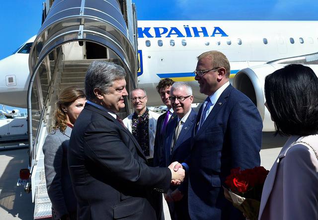 Порошенко прибыл в Канаду с рабочим визитом 01 Порошенко прибыл в Канаду с рабочим визитом 01