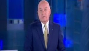 "Один озабоченный турок все время дрочил свой окурок. Пока ранней весной не слюбился с козой. Без всяких прелюдий, придурок", - пропагандист Кисельов читає вірші в прямому ефірі. ВІДЕО