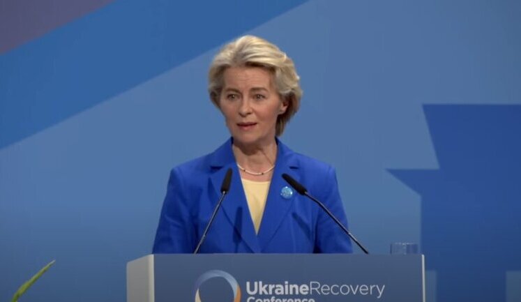Фон дер Ляєн засудила нічну масовану атаку РФ на Україну: "Кремль знущається з дипломатії і без розбору вбиває людей"
