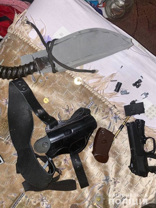 Мужчина стрелял по полицейским из окна квартиры на Полтавщине, - Нацполиция 01