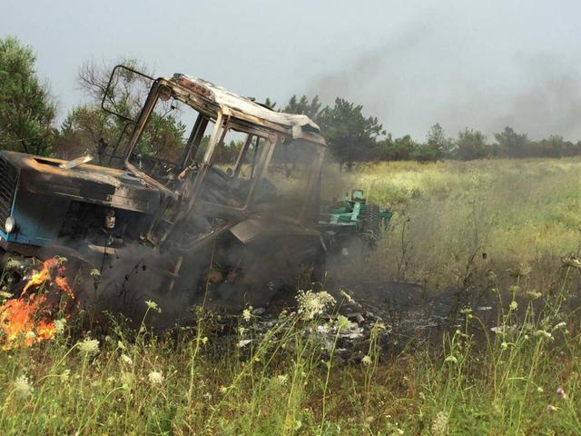 Трактор підірвався на міні в Донецькій області. Двоє людей зазнали поранень, - Аброськін 02