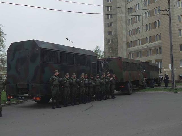Торнадовцев доставили в Оболонский райсуд Киева 16 Торнадовцев доставили в Оболонский райсуд Киева 16