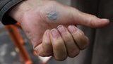 Обманутые Калашниковым митинговальщики пикетируют офис ПР. ФОТОрепортаж