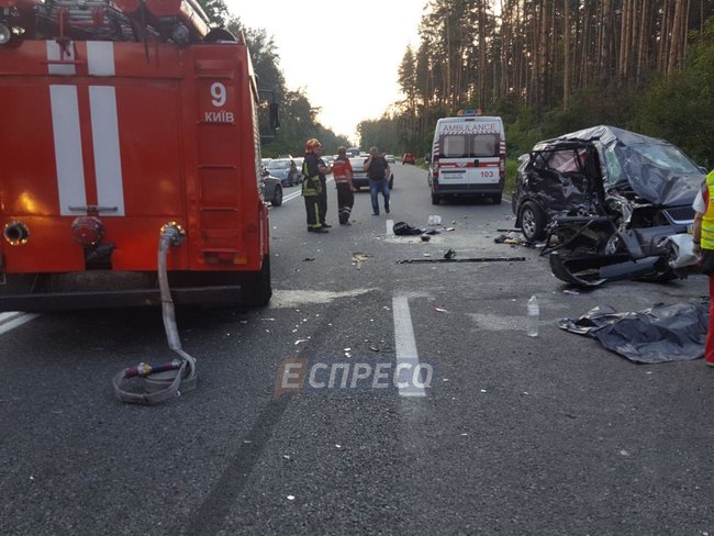 Fatal car crash near Irpin: four people killed, three more in serious condition 04