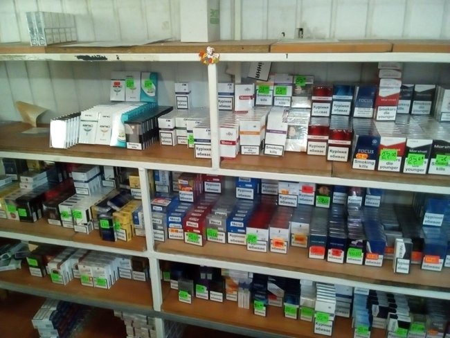 Массовая продажа фальсифицированных и незаконно импортируемых сигарет прекращена на Херсонщине. Изъято товаров на 900 тыс. грн. - ГФС 05