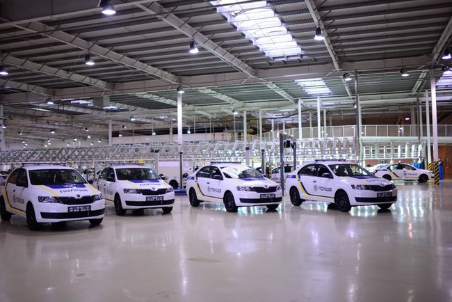 Нацполиция получила 400 новых автомобилей украинского производства 01