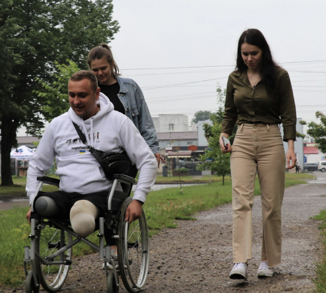Пастка для ветеранів. Більшість однотипних мікрорайонів у великих містах непристосовані для людей на візках, - дослідження 03