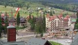 "Приватбанк" продаст долю в курорте "Буковель" и отель Radisson Blu Resort