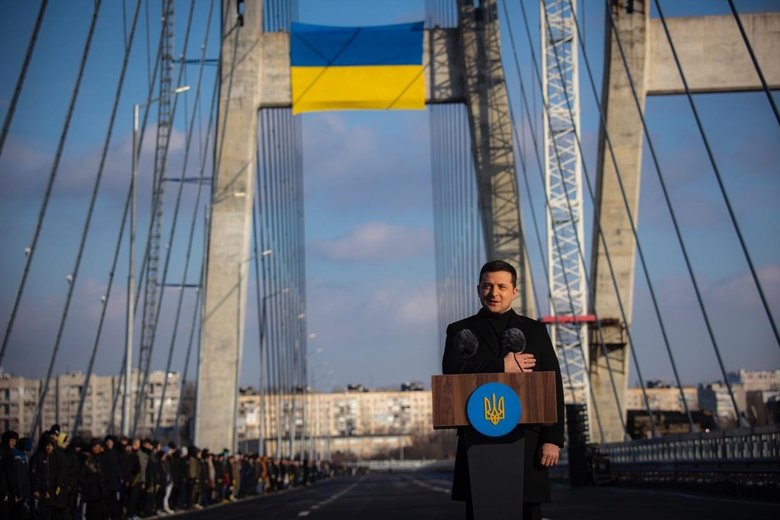 Зеленський на відкритті вантового мосту в Запоріжжі: Наша кінцева мета повністю добудувати цей комплекс мостів 04 Зеленський на відкритті вантового мосту в Запоріжжі: Наша кінцева мета повністю добудувати цей комплекс мостів 04