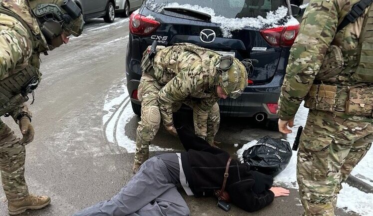 Виготовляли та збували наркотики: у Львові ліквідовано угруповання із щомісячним доходом 3 млн грн, - Нацполіція. ФОТОрепортаж
