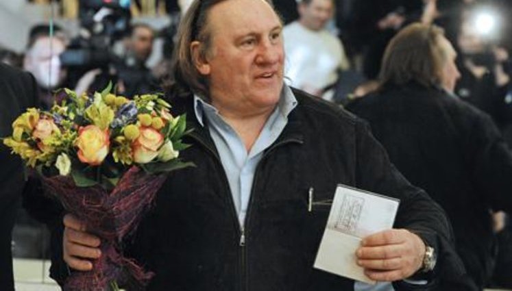 Депардье ко дню защитника отечества подарили прописку в России, правда, в квартире друга. ФОТОрепортаж+ВИДЕО