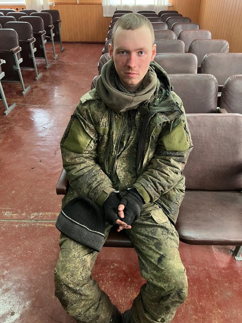 Двоє військових РФ на Харківщини попросили солярку в поліцейських: Їх затримали 01