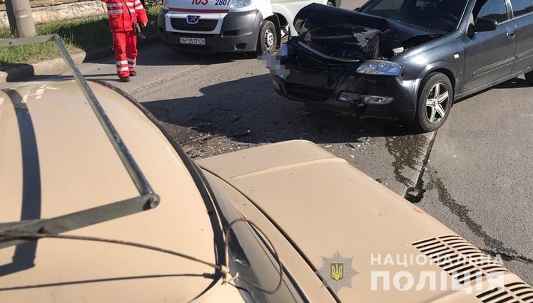 Водитель "Запорожца" умер от сердечного приступа и врезался в Ford и Nissan в Запорожской области, - Нацполиция. ФОТО