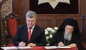 Варфоломій назавжди залишиться в історії православної церкви, - Порошенко