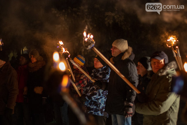Факельный марш прошел в честь дня рождения Бандеры в Славянске 03 Факельный марш прошел в честь дня рождения Бандеры в Славянске 03