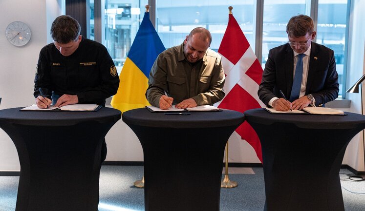 Ukraine and Denmark signed memorandum on purchase of weapons and equipment from Ukrainian manufacturers - Umerov. PHOTO
