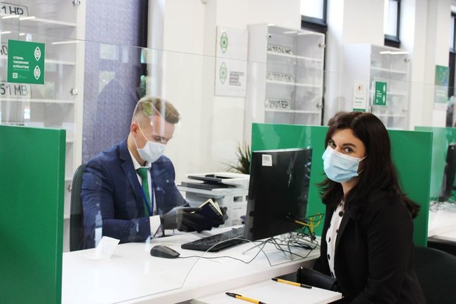 Сервісні центри МВС почали видачу зелених номерних знаків 04