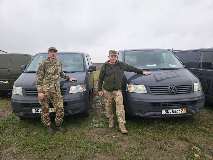 Благодійний фонд MK Foundation за жовтень передав ЗСУ 128 автомобілів 06