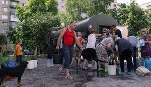 Роздача води в окупованому Лисичанську