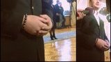 Раскрыт секрет успеха Януковича: чудодейственный браслет делает его неуязвимым и отважным. ФОТО