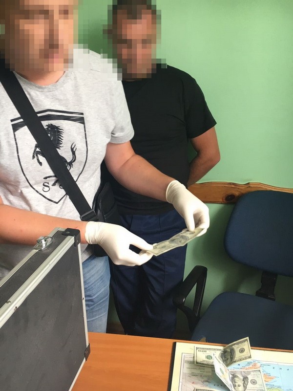 Майор ДСНС попався на хабарі $ 500 на Львівщині, - СБУ 03