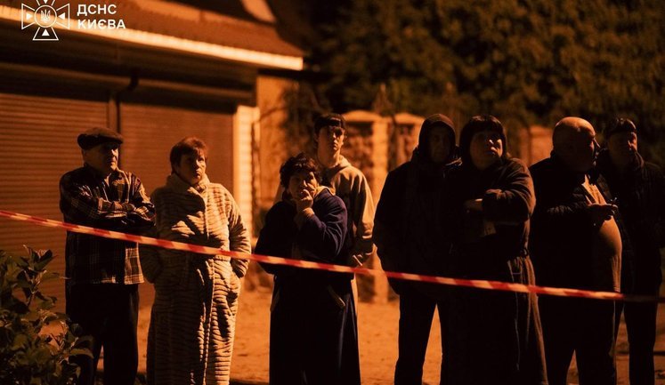 Ворог ударив балістикою по Києву: загинули 3 людини, є постраждалі та наслідки у трьох районах (оновлено). ВІДЕО+ФОТОрепортаж