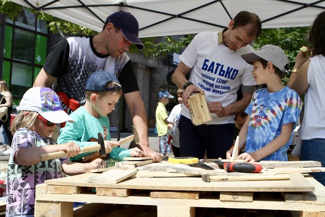 На Майдане Незалежности в Киеве начался фестиваль Все вместе - за семью 14