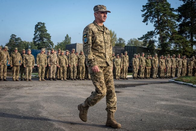 Командиру 1-го батальона 93-й ОМБр Дмитруку вручили орден Богдана Хмельницкого II степени 02