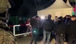 Азербайджанці заблокували рух колони російських "миротворців" у Лачинському коридорі. ВIДЕО