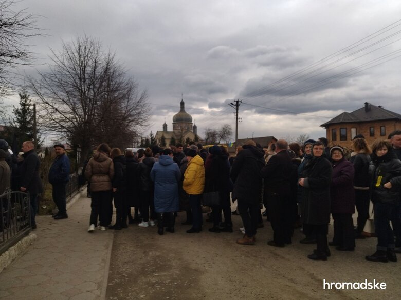 З легендарним комбатом Дмитром Коцюбайлом (Да Вінчі) попрощалися на Івано-Франківщині 10