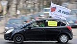 Киевские гаишники штрафуют участников протестного автопробега за незаконную парковку