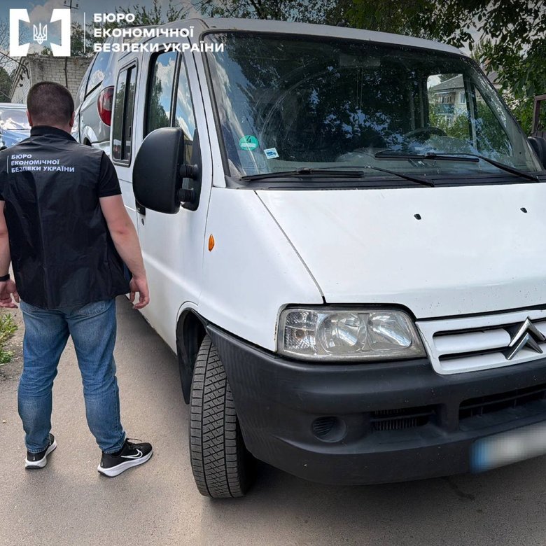 Схема на 50 мільйонів:БЕБ викрило продаж понад 300 "гуманітарних" автомобілів для ЗСУ
