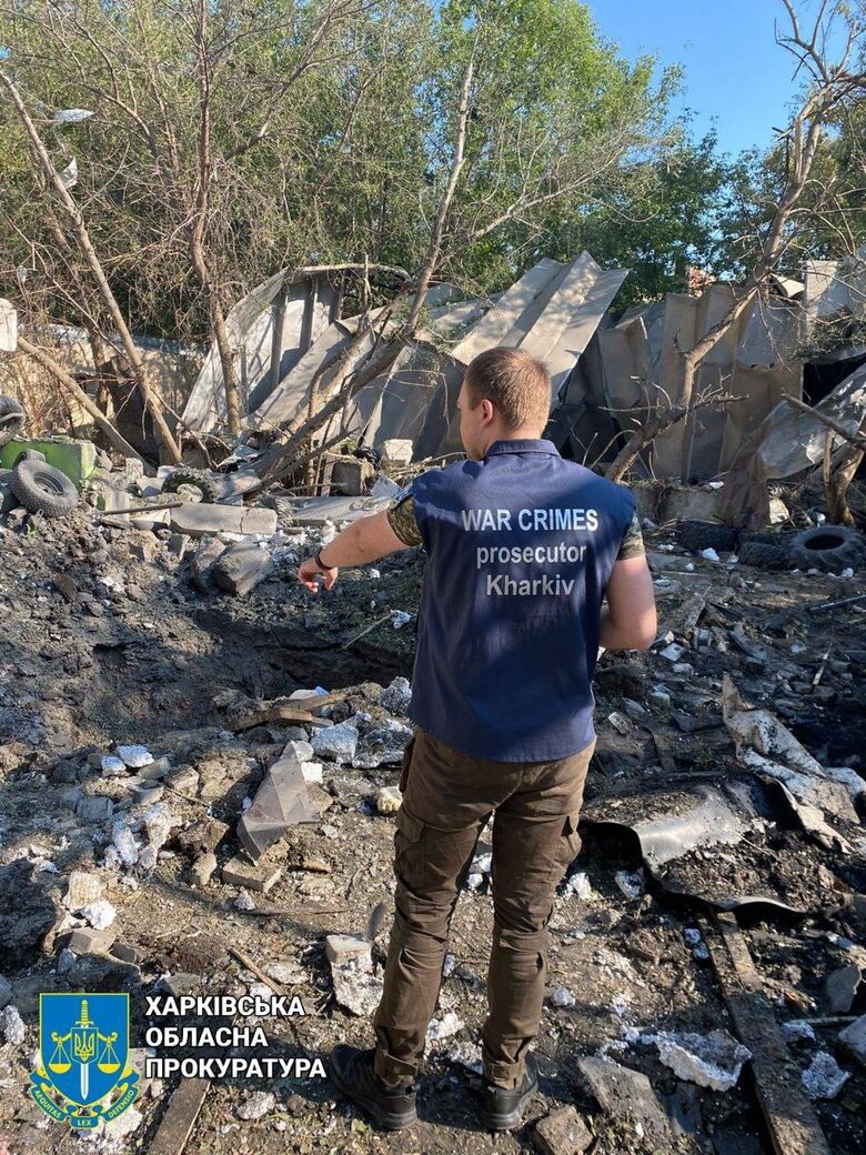 Последствия ракетного удара РФ по Харькову и области: повреждены завод, колледж, горели автомобили, - Офис генпрокурора 05