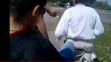 Главу фракции ПР в Тернопольской облраде прогнали пинками с народного вече. ВИДЕО