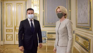 Зеленский и спикер Сейма Латвии Мурниеце обсудили евроинтеграционные стремления Украины, - ОП