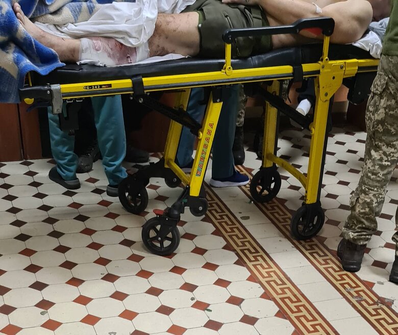 Займи свій метр і копай вглиб: Фома з Мандрів та генпродюсер Ukrainian Fashion Week Володимир Нечипорук - про шанс України, цікавість Заходу, музику, фешн і будні волонтерів 01