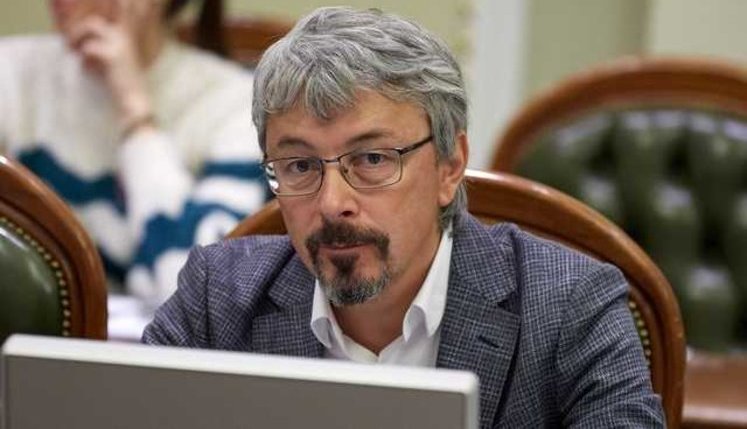 Минкульт потребует заблокировать телеканалы Медведчука в YouTube, – Ткаченко