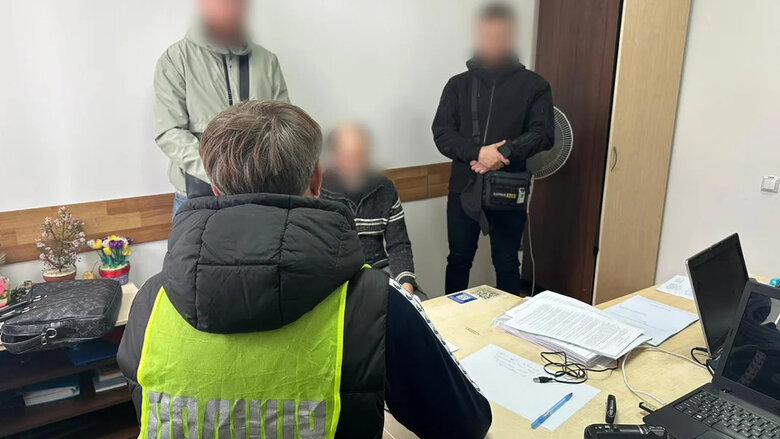 Харківського вчителя фізкультури, якого підозрюють у зґвалтуванні хлопчика, відправили під варту