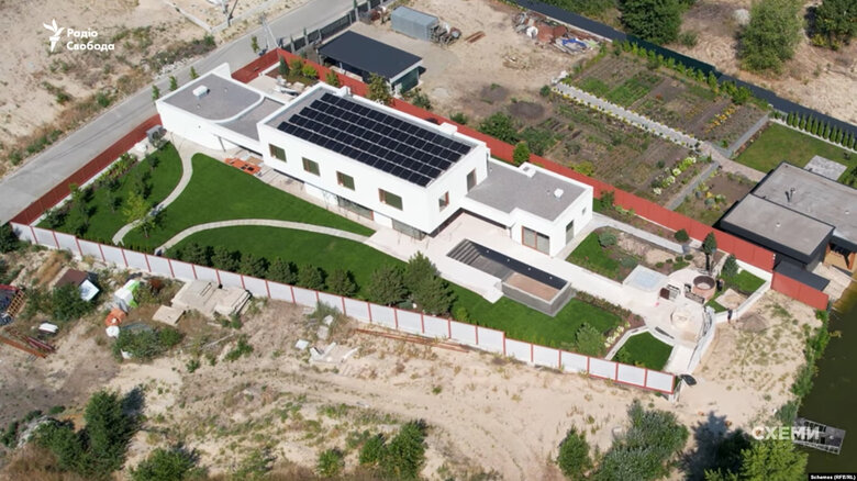 The family of top customs official Komar built a mansion worth 70 million hryvnia
