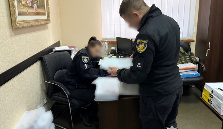 Присвоили более 50 миллионов гривен: полицейские разоблачили мошенников в Днепре. ФОТОРЕПОРТАЖ