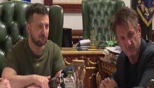 Зеленский встретился с Шоном Пенном: Режиссер снимает документальный фильм о войне в Украине и с первого дня вторжения был в Киеве. ВИДЕО
