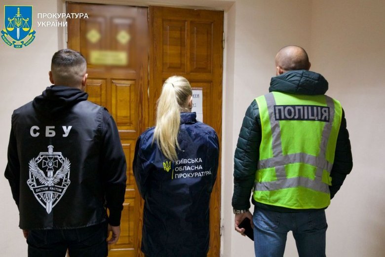 The mayor of Vyshhorod, Oleksiy Momot, has been notified of the suspicion.