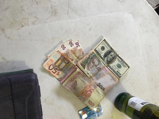 Схему отримання хабарів за розмитнення автомобілів розкрито на Полтавщині, - СБУ 02 Схему отримання хабарів за розмитнення автомобілів розкрито на Полтавщині, - СБУ 02